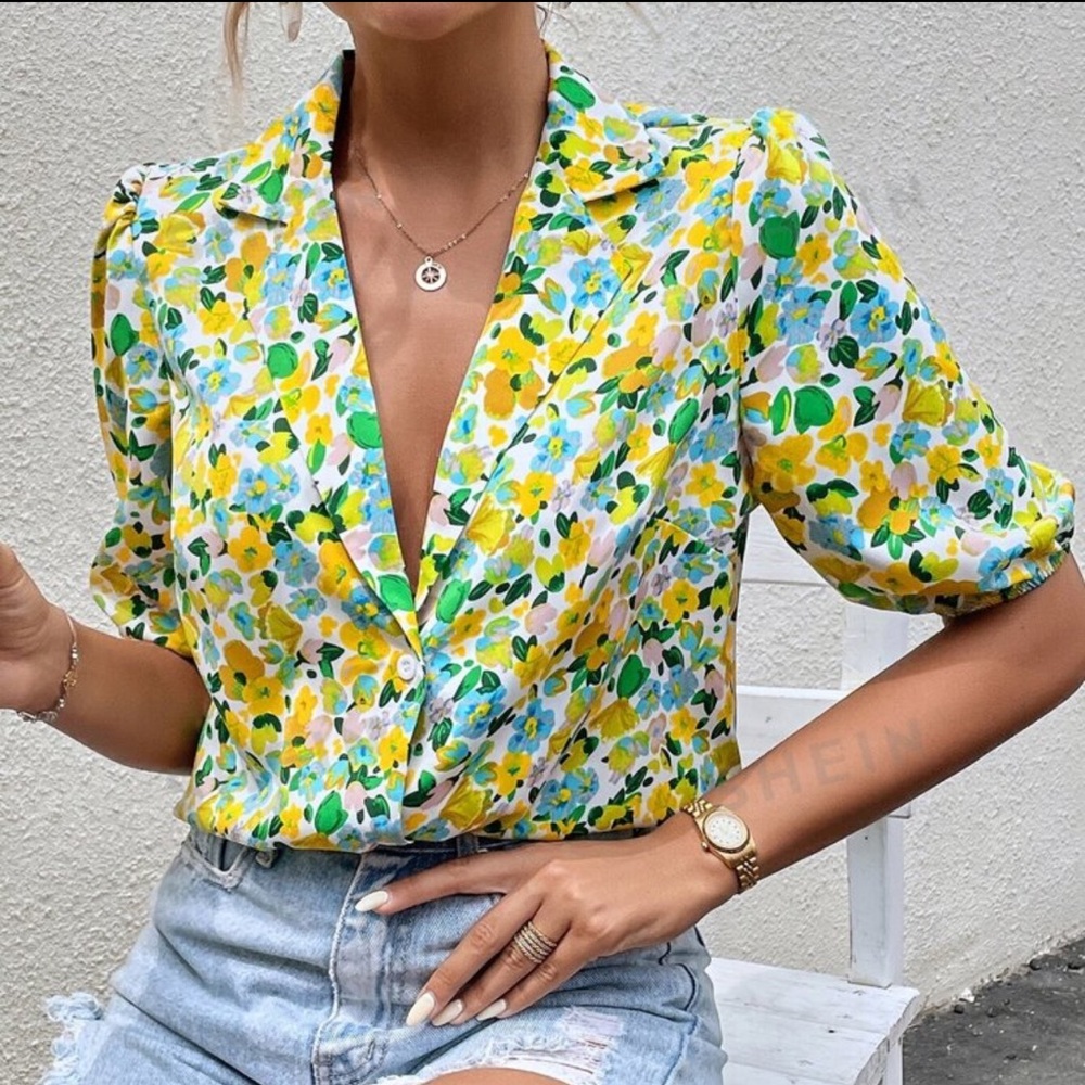 SHEIN VCAY Women's Floral Printed Puff Sleeve
Blouse - Picture 3 of 8